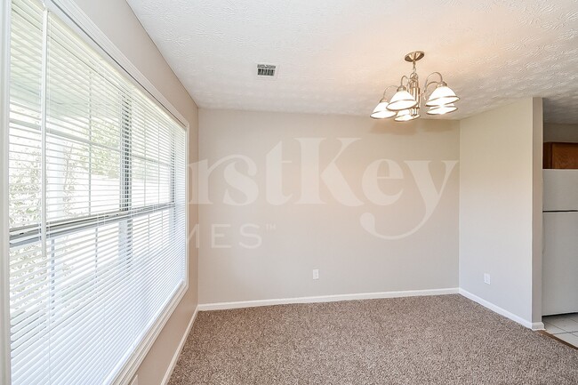 Foto del edificio - 5205 Alexander St