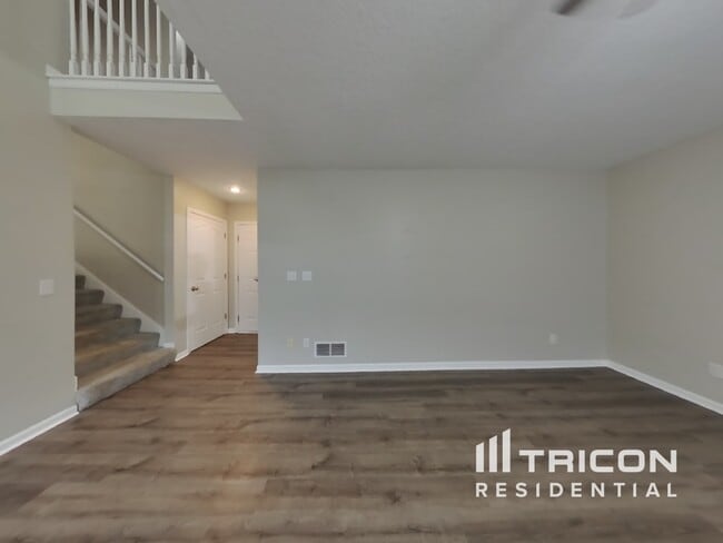 Building Photo - 1716 Lynn Cir
