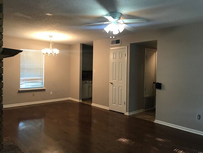 Foto del edificio - CENTRAL BOSSIER TOWNHOME NEAR I20