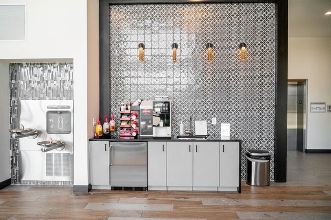 Building Photo - Harbor Side at Conwood Flats Apartments