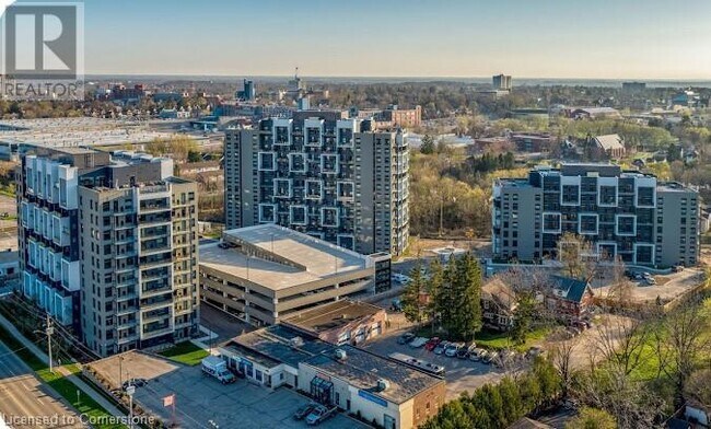 Photo du bâtiment - 460a Belmont Ave W