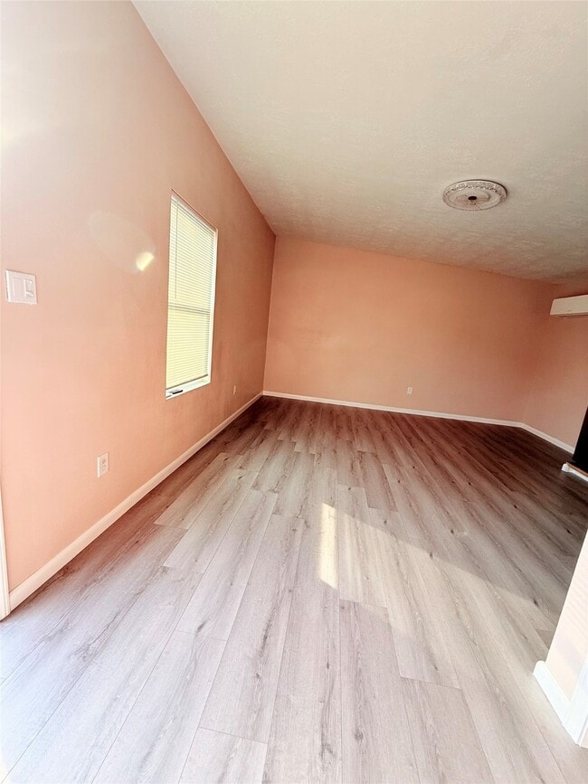 Foto del edificio - 814 Saddle Rock Dr