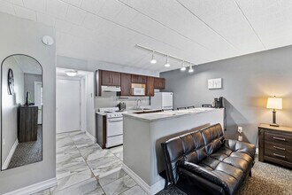 Building Photo - 30 US-9W