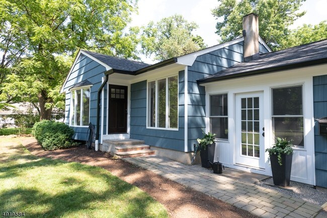 Foto del edificio - 9 Adams Pl