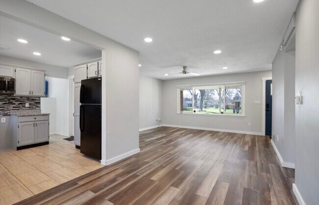 Building Photo - 37880 Wendy Lee St