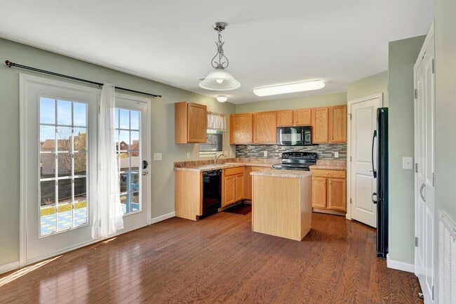 Building Photo - 2576 Jordan Ridge Dr