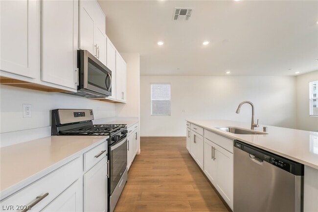 Foto del edificio - 3951 Riley Rose Ave