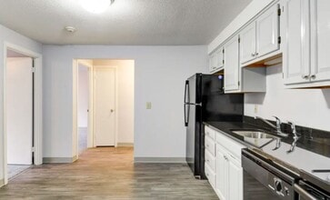 Building Photo - Tanglewood Village