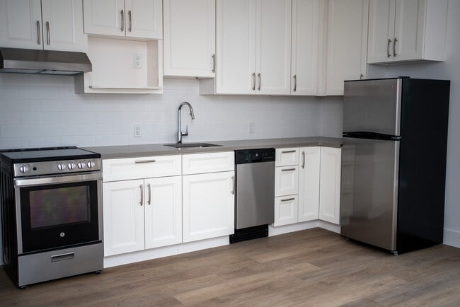 Building Photo - 841 Grenon Ave