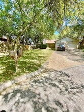 Building Photo - 7103 Woodhue Ct