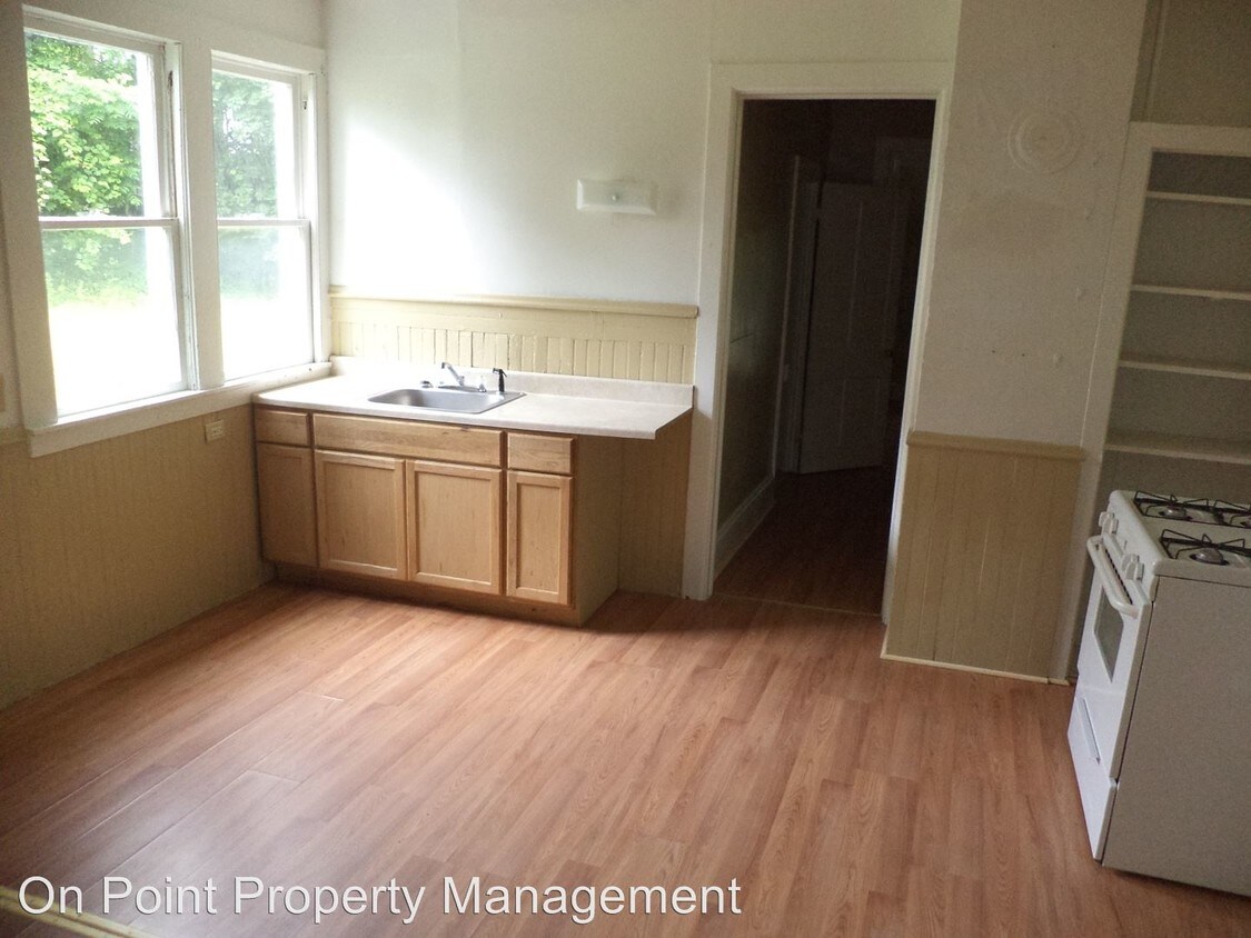 Primary Photo - 4 br, 1 bath Apartment - 211 S. Union St.