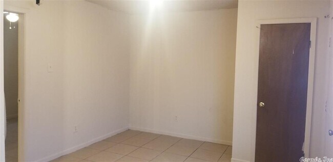 Building Photo - 1307 Plummer St