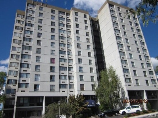 Building Photo - 60 Strawberry Hill Ave