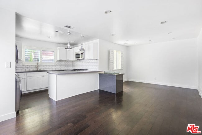 Building Photo - 1806 Ashmore Pl