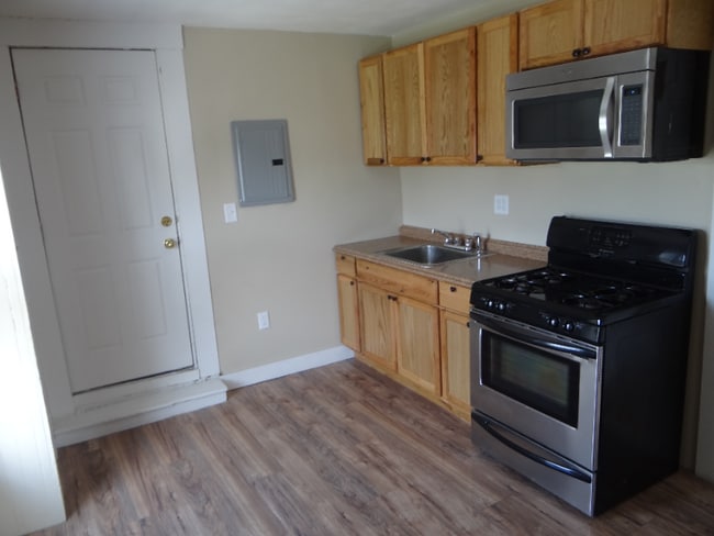 Building Photo - 97-99 Jewett St