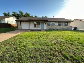 Building Photo - 209 Gill Dr