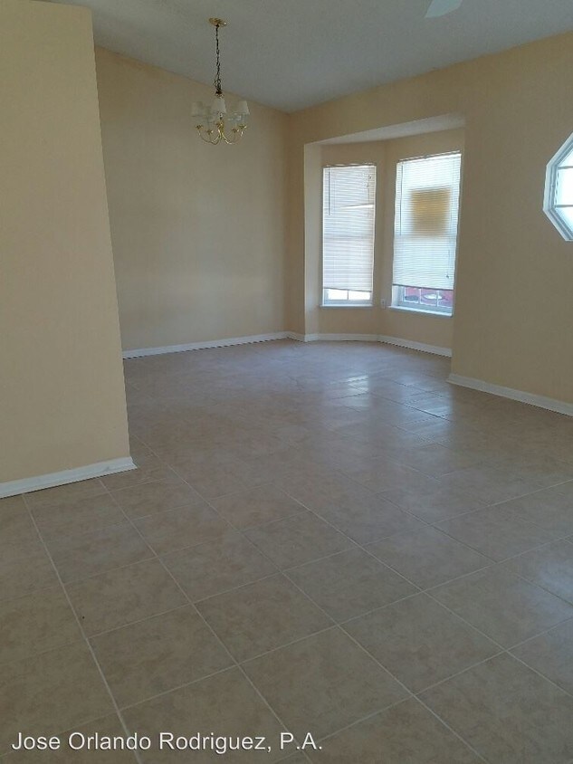 Building Photo - 1104 Lavaur Ct