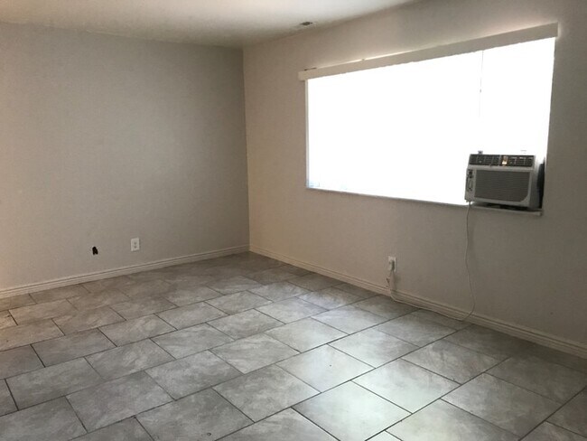 Foto del edificio - Cozy 2 Bed Apartment