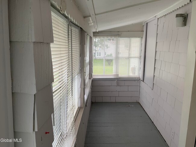 Building Photo - 160 Jackson St