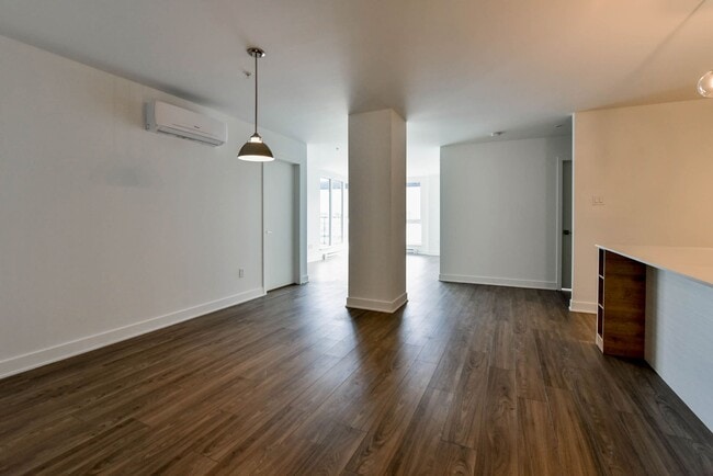 Building Photo - 9675 Av. Papineau