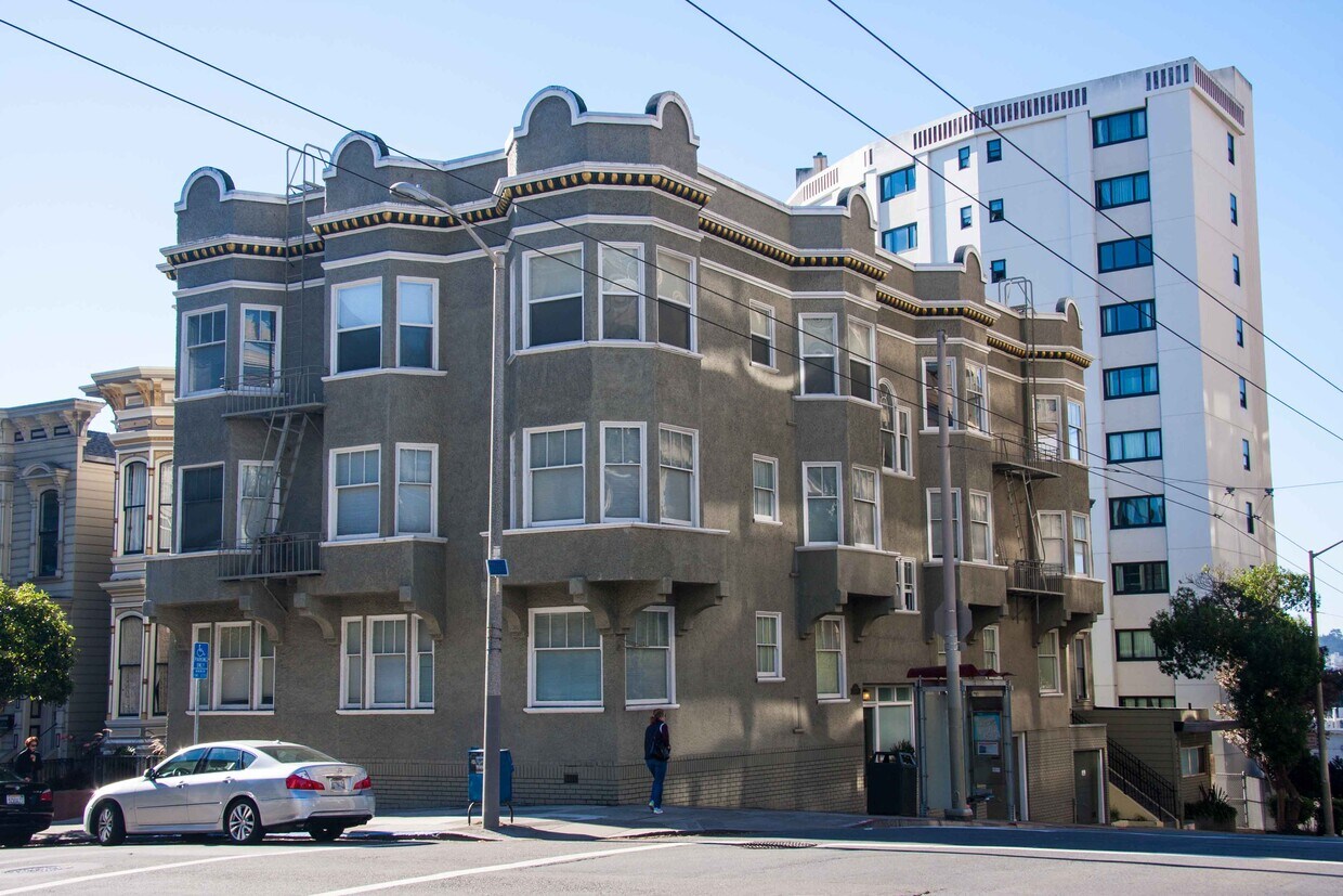 Foto principal - 2401 Sacramento St