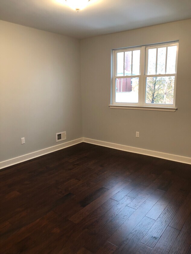 Bedroom #1 - 625 Hampton Ave