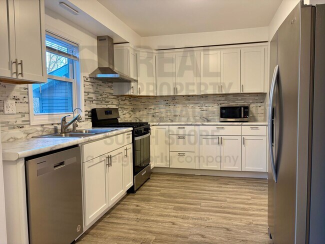 Foto del edificio - 4Bed/2Bath/1-Acre - A Private Oasis and a Touch of Luxury