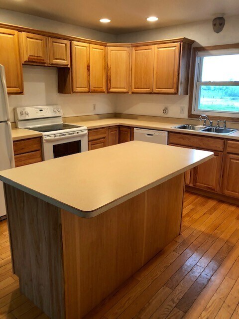 Primary Photo - 2 Bedrooms, 1 Bathroom Single Family Home ...