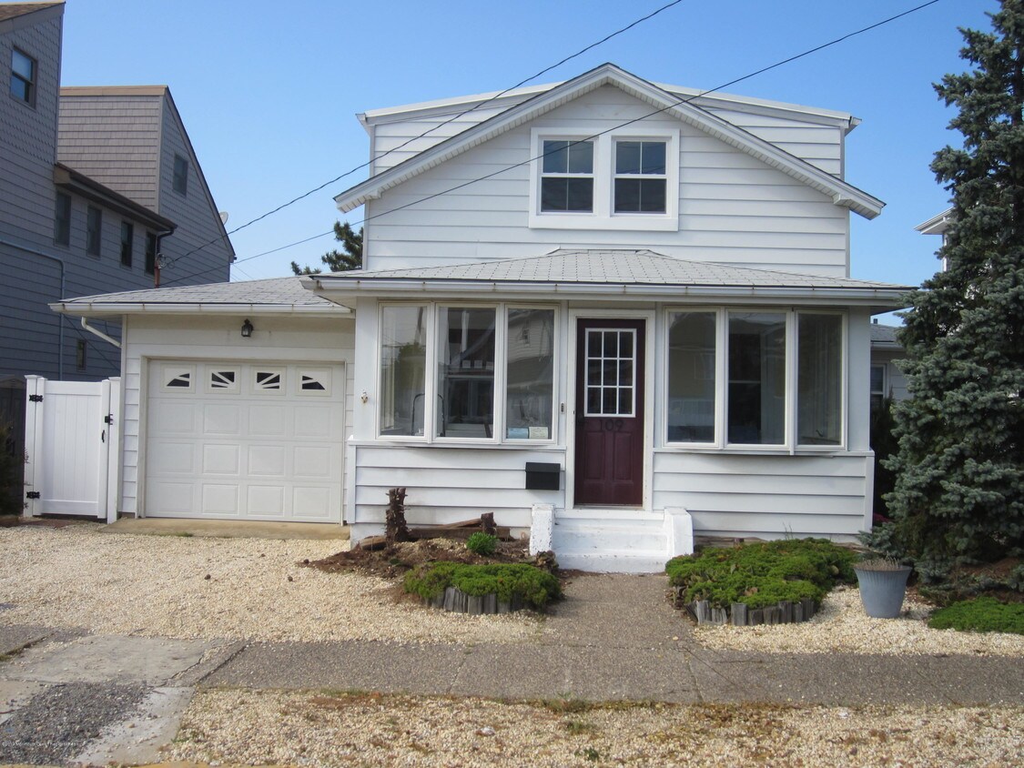 Building Photo - 109 White Ave