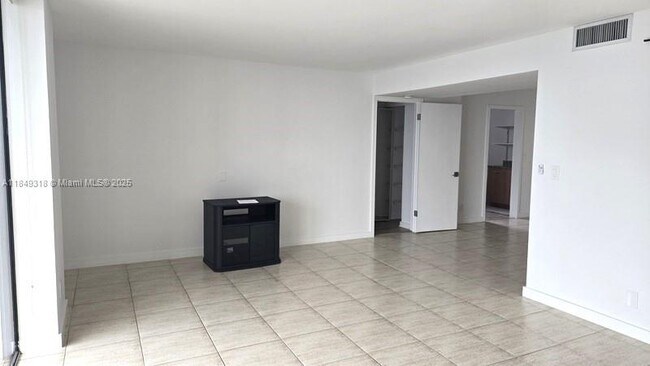 Foto del edificio - 18181 NE 31st Ct