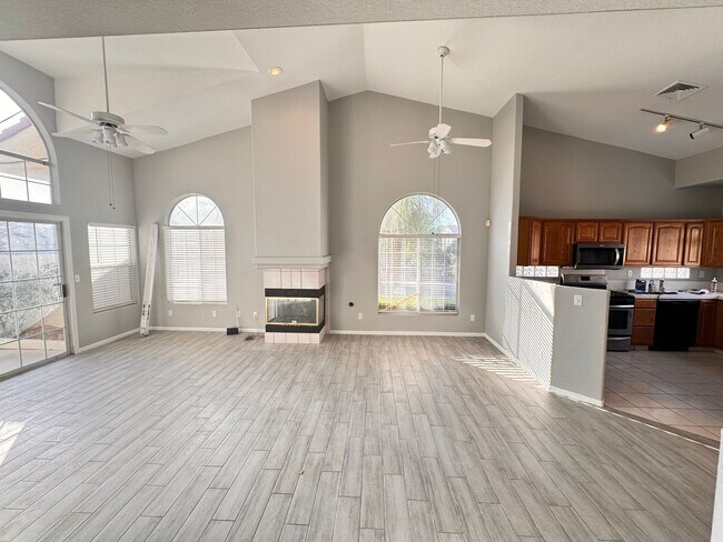 Building Photo - 5129 Forest Oaks Dr