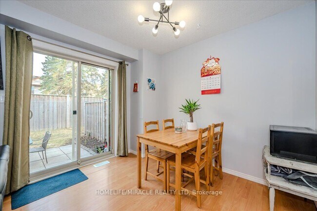 Photo du bâtiment - 302 College Av W