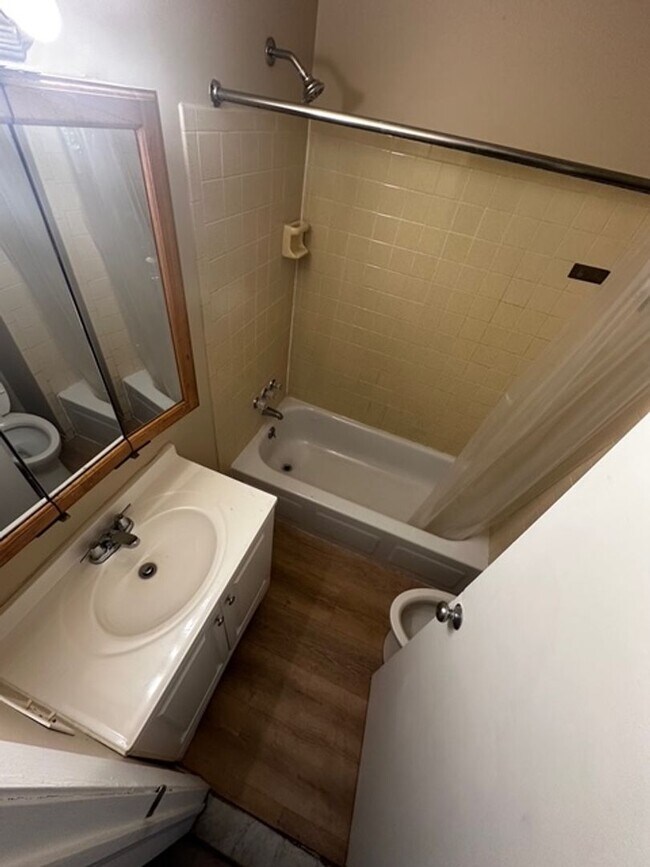 Foto del edificio - 1694 St Paul St