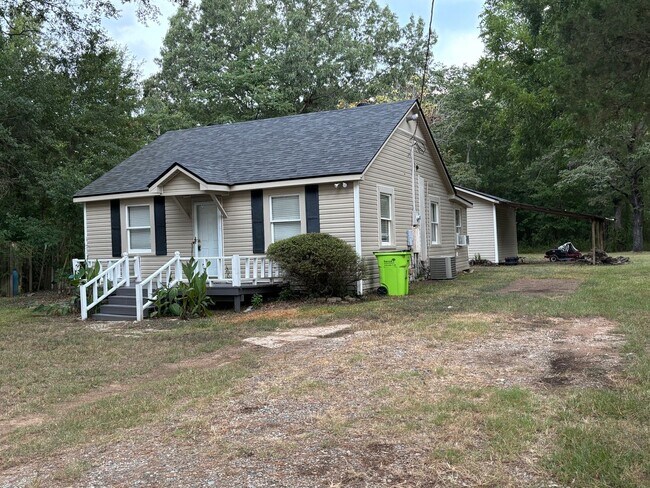 Building Photo - **CHARMING 2/1 BENTON HOME**