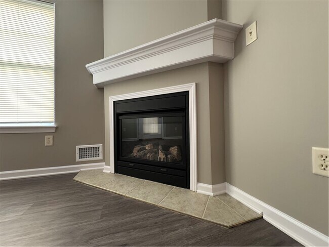Building Photo - 1301 Hill Park Ct