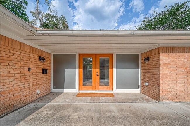 Foto del edificio - 10138 Hazelhurst Dr