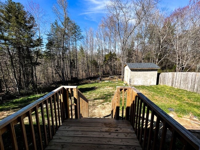 Building Photo - Winston Salem 3 Bedroom 2 Bathroom Ranch Style Home