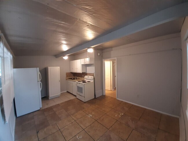 Foto del edificio - 2170-2172 Davis Court