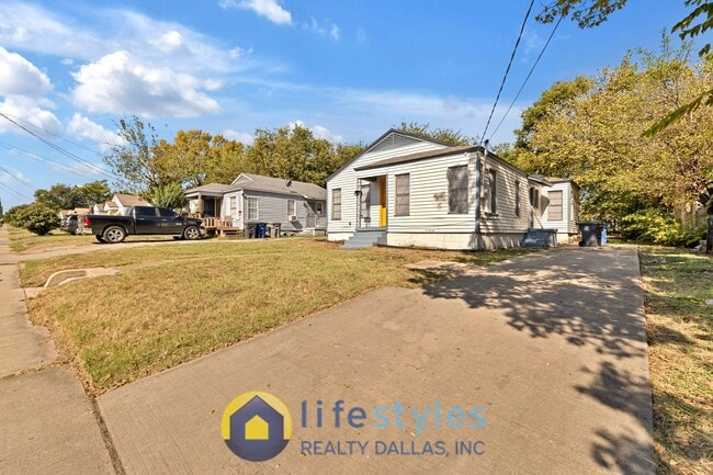 Foto del edificio - 2245 E Overton Rd