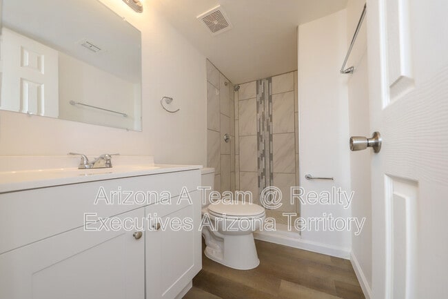 Foto del edificio - 9420 E Speedway Blvd