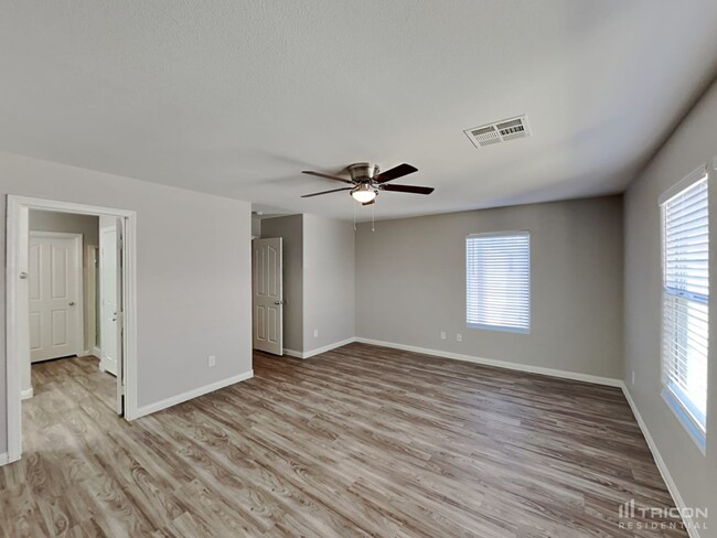 Building Photo - 72 Japonica Ave