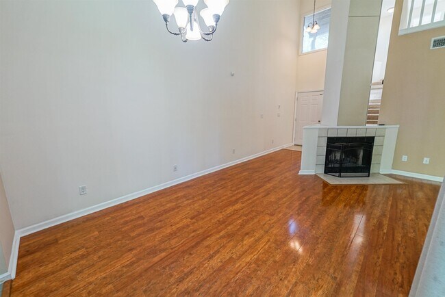 Foto del edificio - 1731 Nestlewood Ln