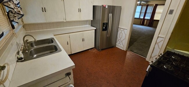 Foto del edificio - 1363 W 12th St