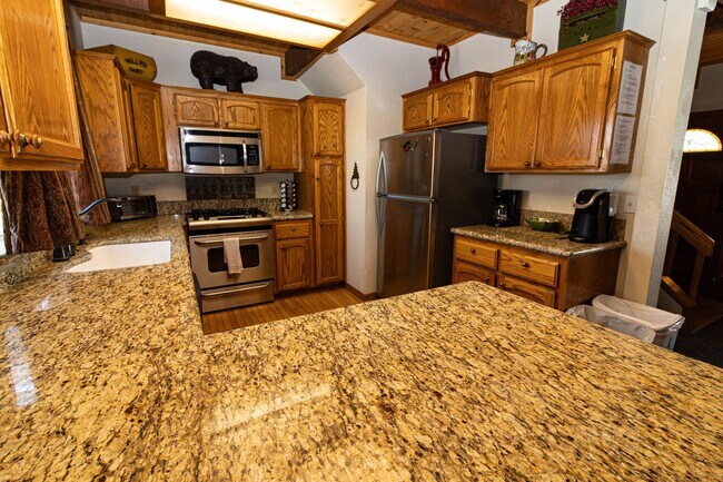 Foto del edificio - Spacious Three Bedroom located in Moonridge