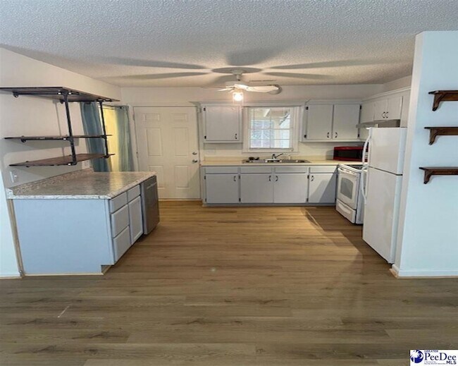 Foto del edificio - 1724 W Pine Lake Dr