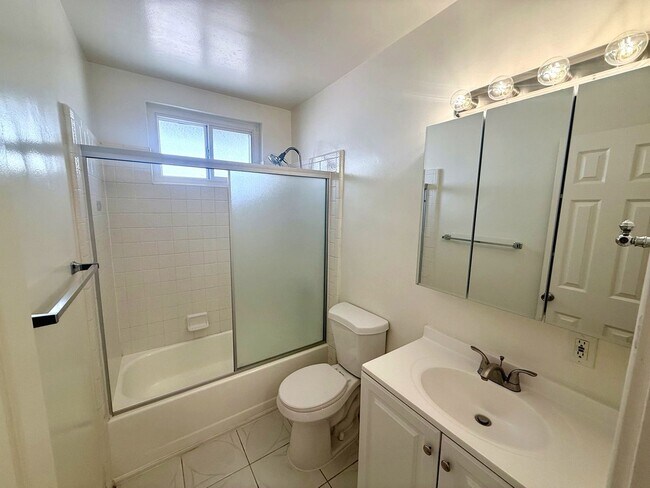 Foto del edificio - Spacious 3BR / 2BA + Bonus Room Home in Imperial Beach