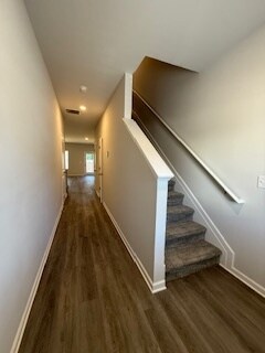 Foto del edificio - 144 Village Green Dr