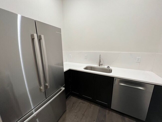 Foto del edificio - 1541 Riverside Ave