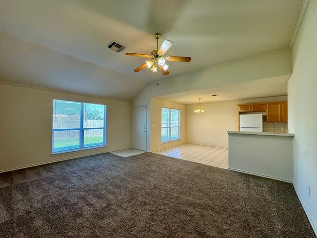 Building Photo - Duplex *LEASING SPECIAL AVAILABLE*