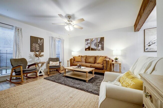 Building Photo - 5210 Arboles Dr